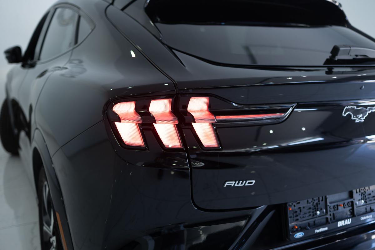 ford-mustang-2022-eletrico-500cc