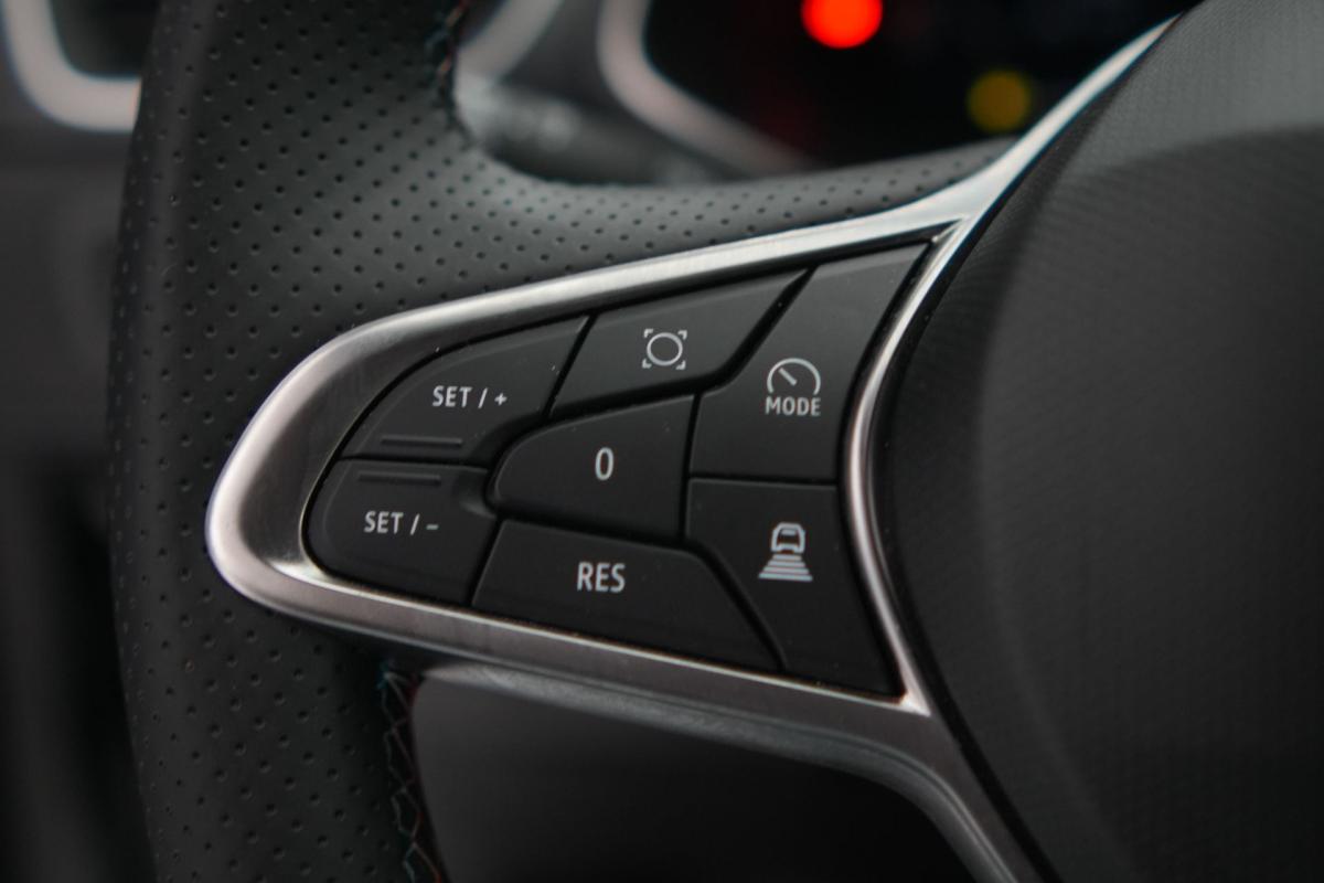 renault-captur-2025-hibrido-a-gasolina-1789cc