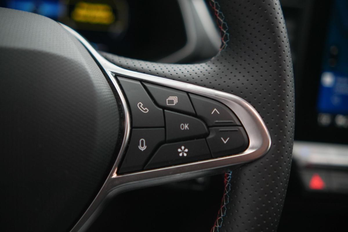renault-captur-2025-hibrido-a-gasolina-1789cc