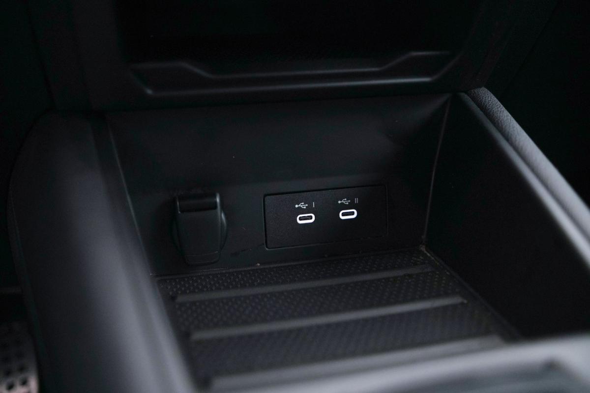 renault-captur-2025-hibrido-a-gasolina-1789cc