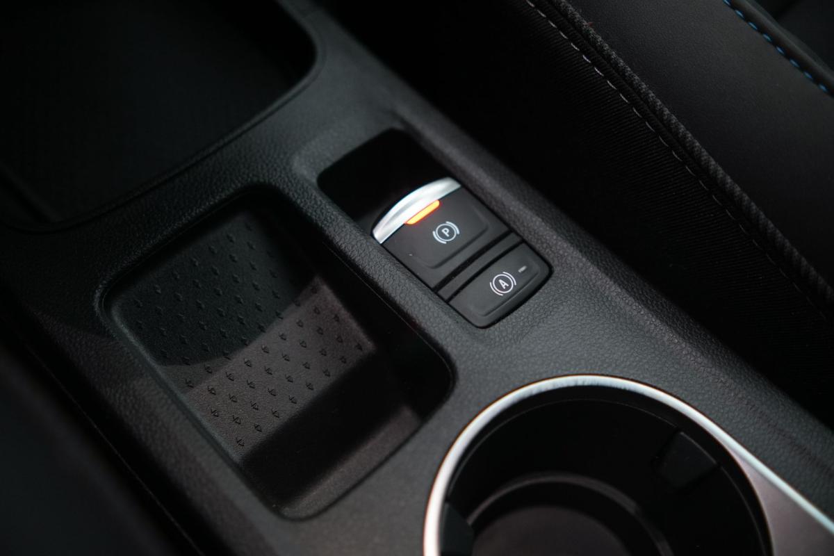 renault-captur-2025-hibrido-a-gasolina-1789cc