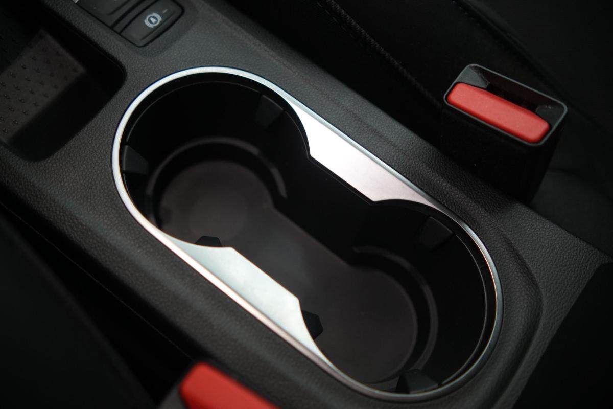 renault-captur-2025-hibrido-a-gasolina-1789cc