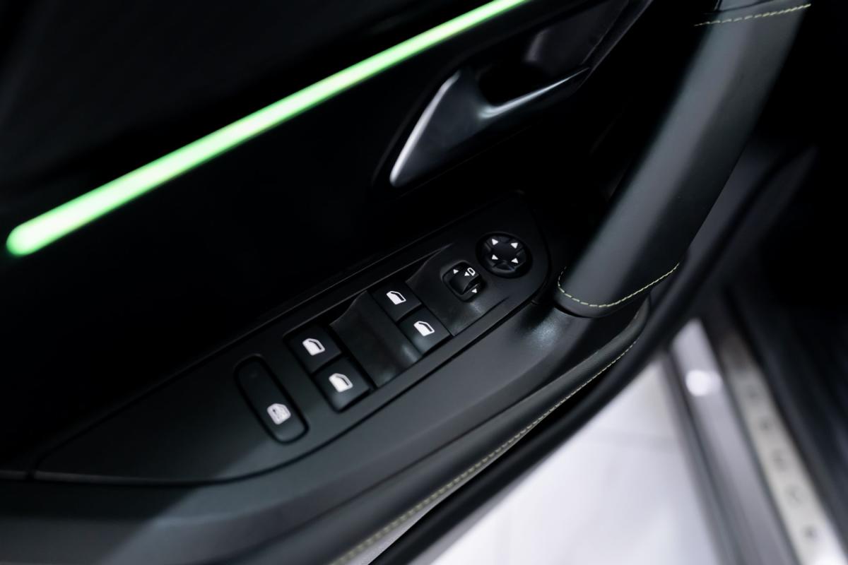 peugeot-2008-2022-gasolina-1199cc