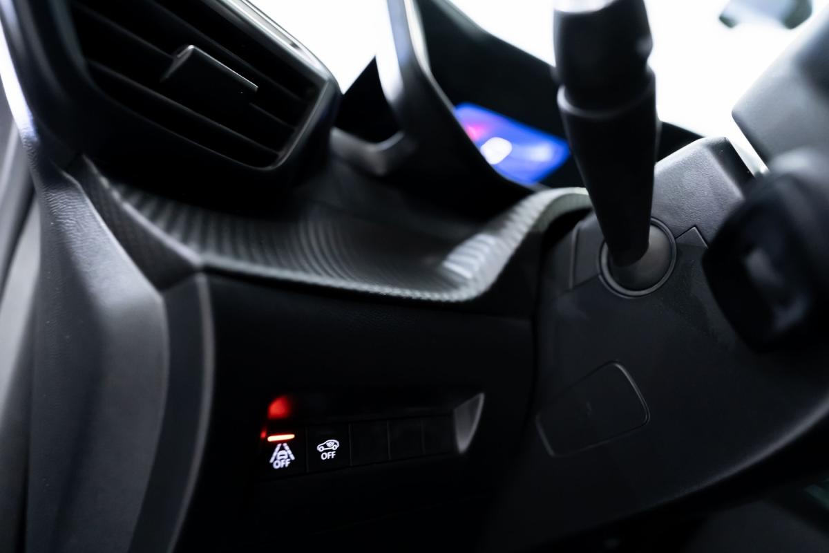 peugeot-2008-2022-gasolina-1199cc