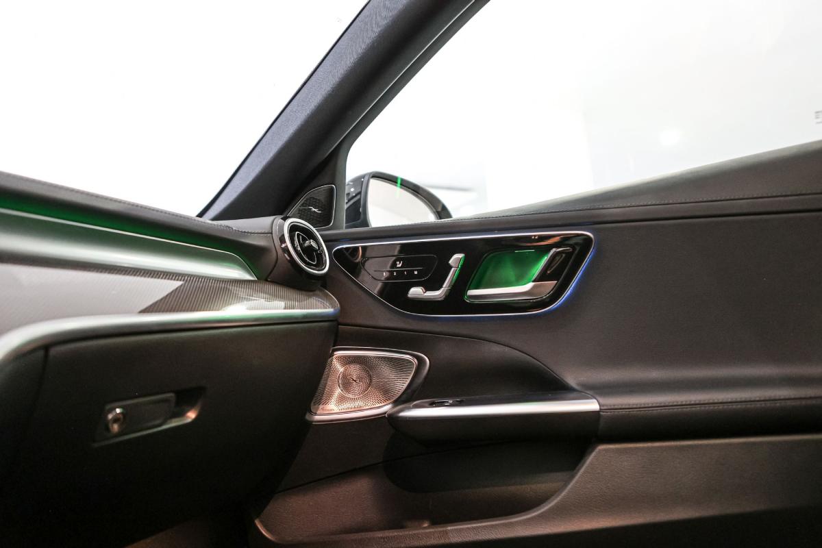 mercedes-benz-classe-c-2024-hibrido-a-gasolina-1993cc
