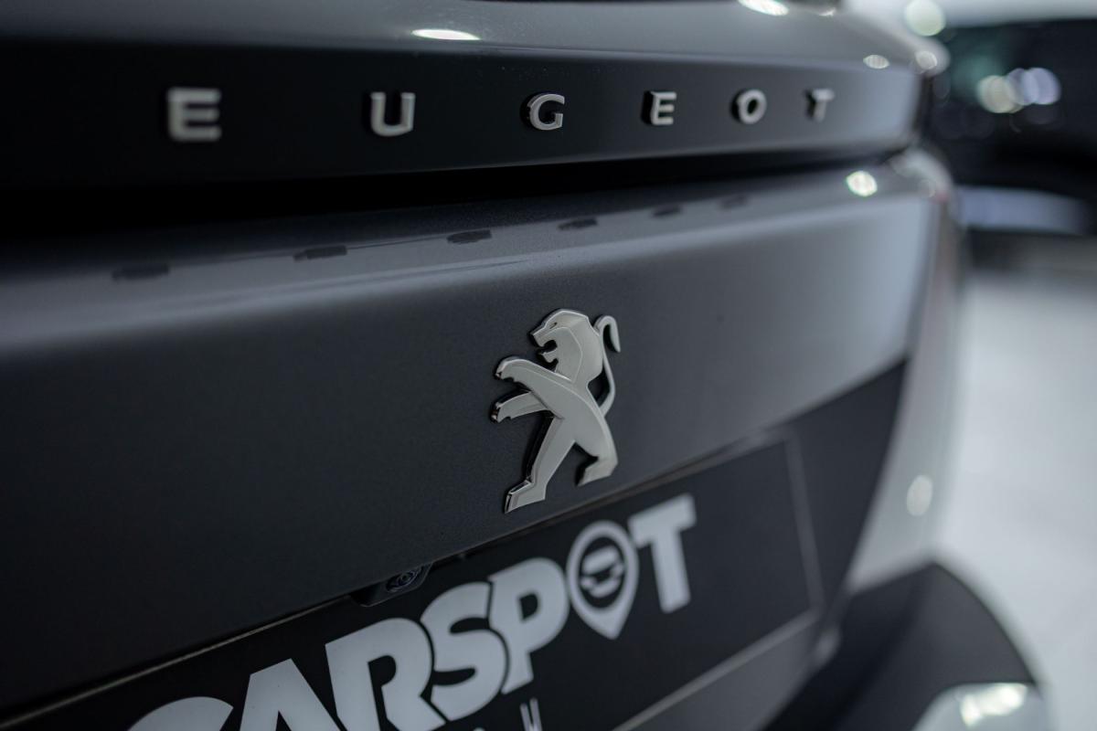peugeot-2008-2023-gasolina-1199cc
