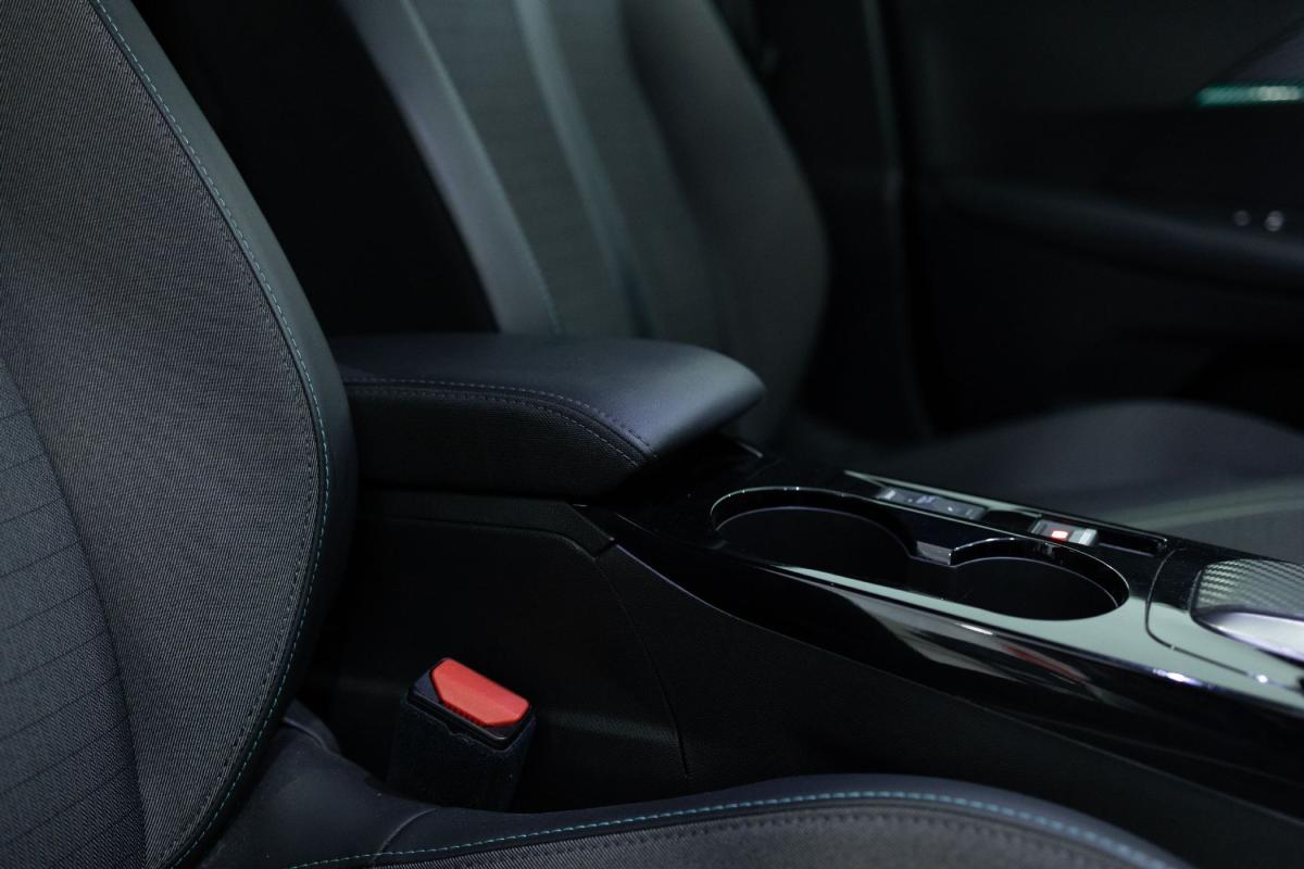 peugeot-2008-2023-gasolina-1199cc