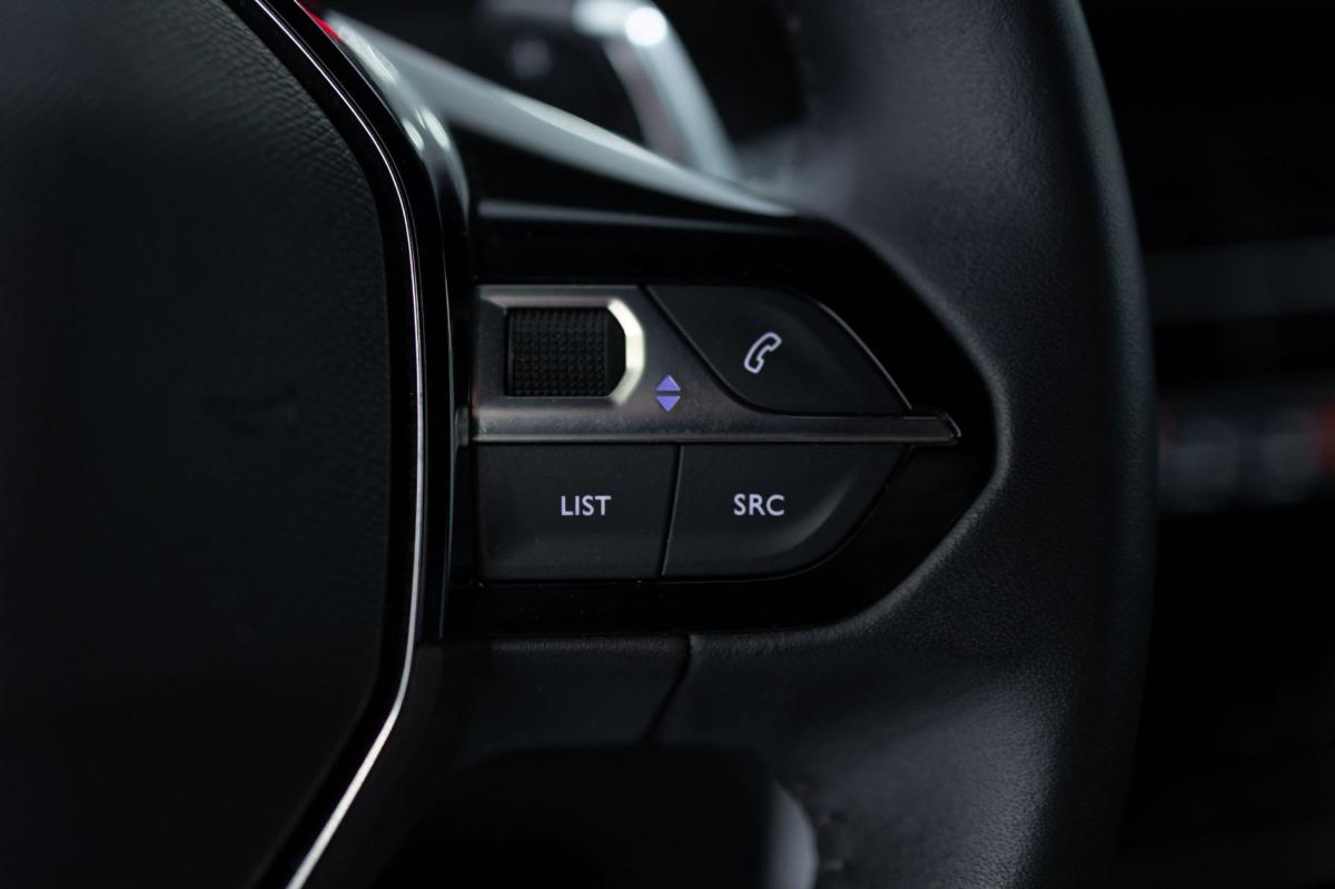 peugeot-2008-2023-gasolina-1199cc
