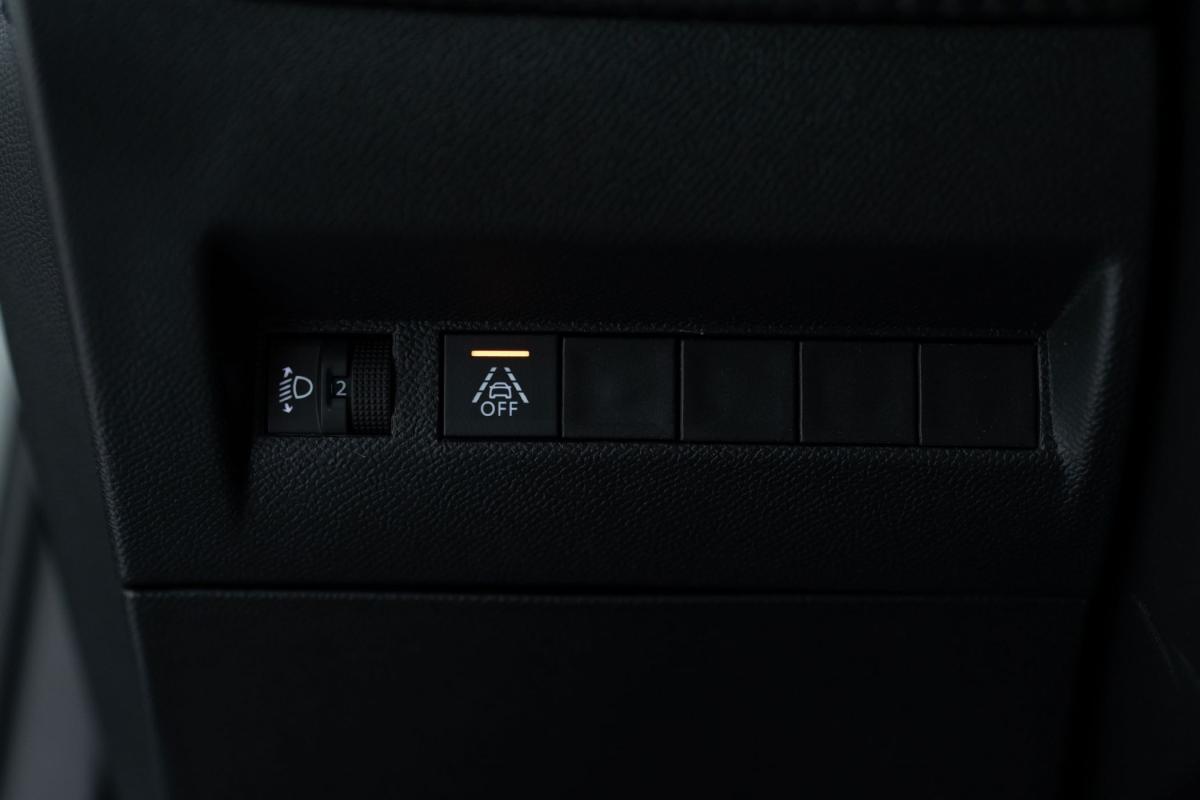 peugeot-2008-2023-gasolina-1199cc