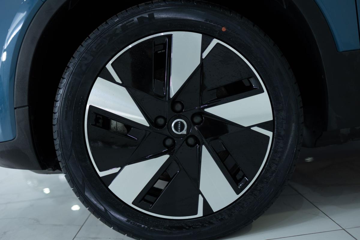 volvo-c40-2023-eletrico-500cc