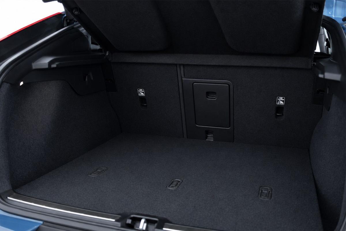 volvo-c40-2023-eletrico-500cc