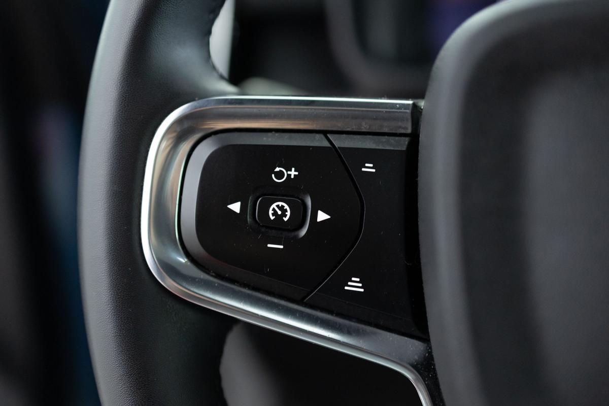 volvo-c40-2023-eletrico-500cc
