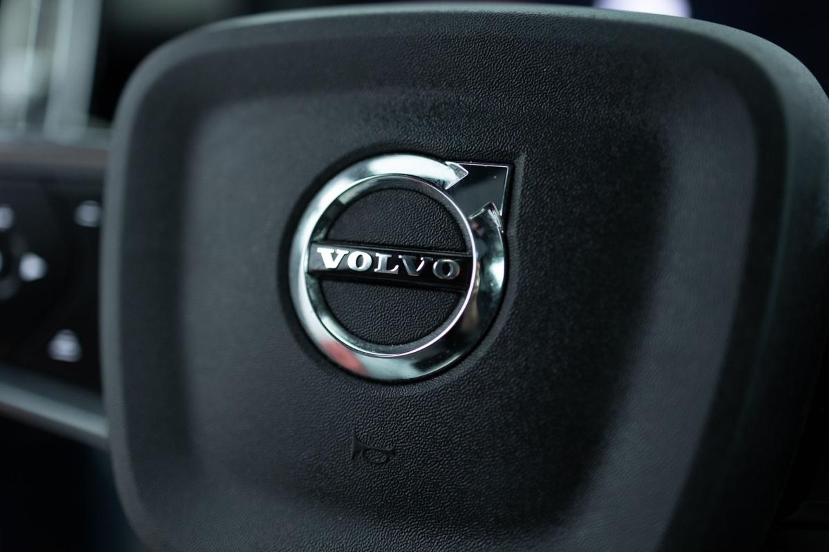 volvo-c40-2023-eletrico-500cc