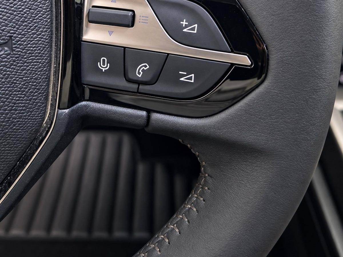 peugeot-308-2025-gasolina-1199cc