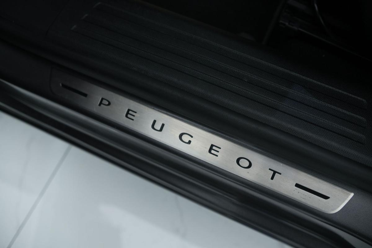 peugeot-2008-2022-gasolina-1199cc