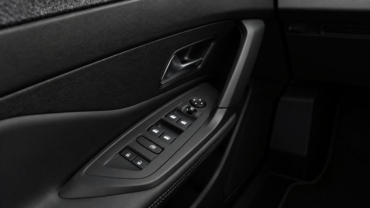 peugeot-308-sw-2025-gasolina-1199cc