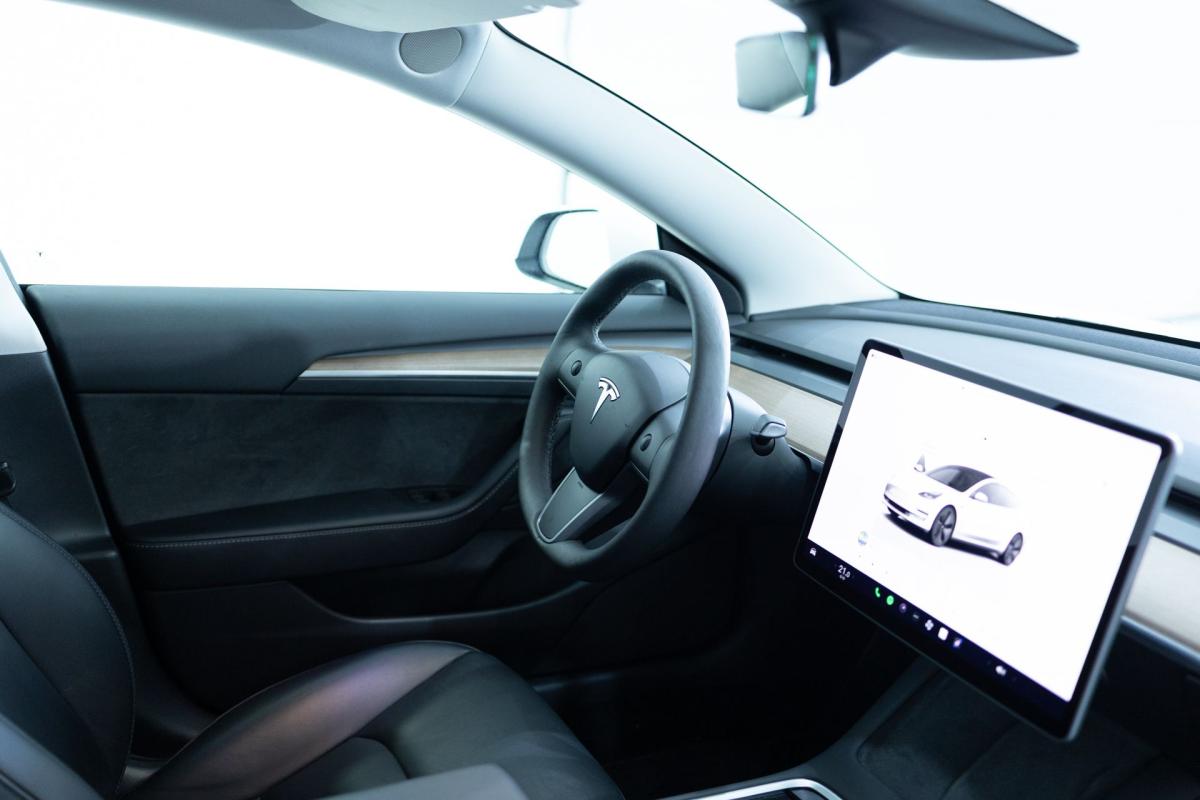 tesla-model-3-2022-eletrico-500cc