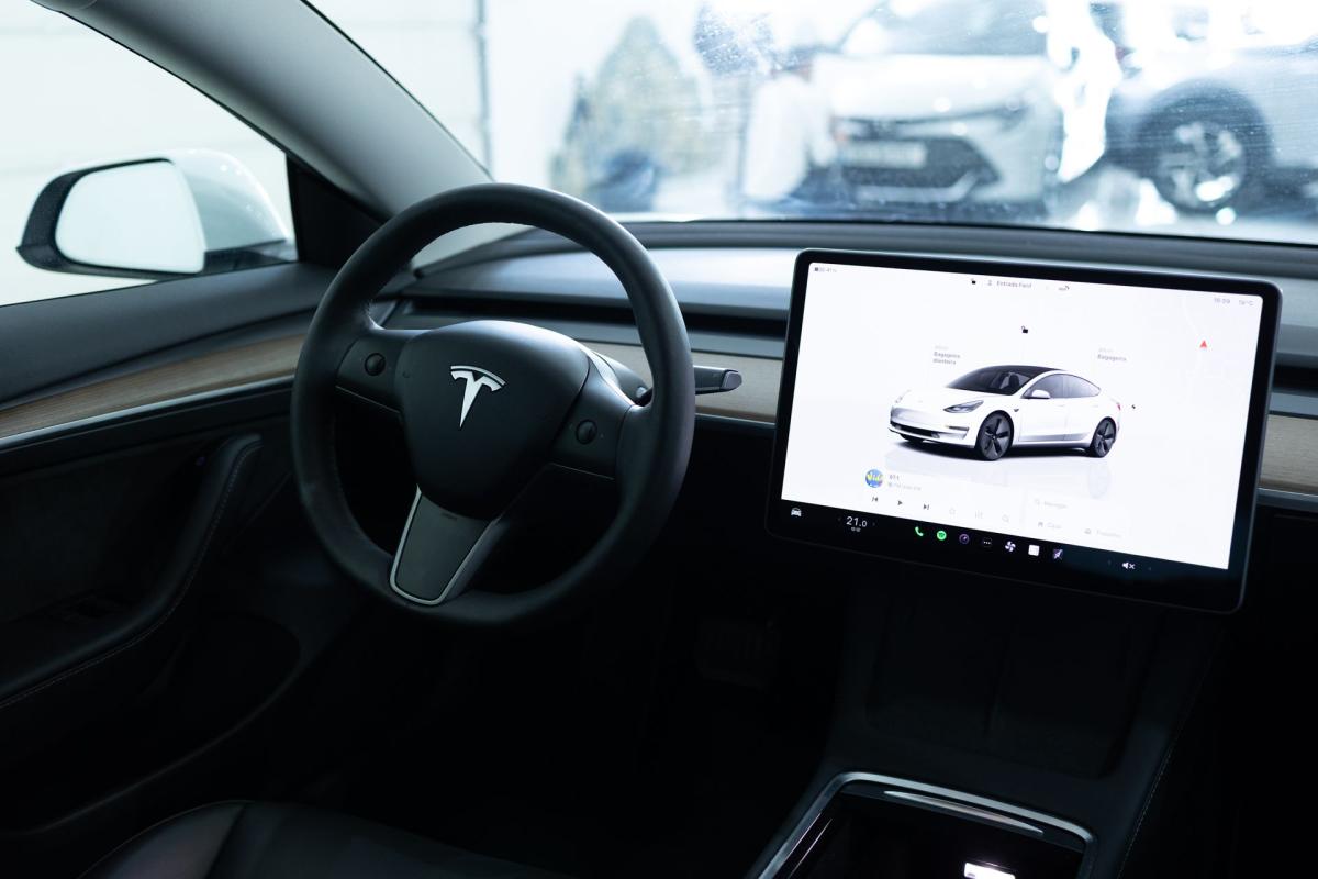 tesla-model-3-2022-eletrico-500cc