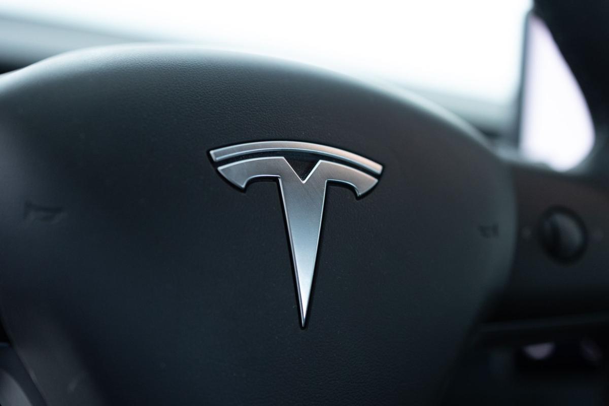 tesla-model-3-2022-eletrico-500cc