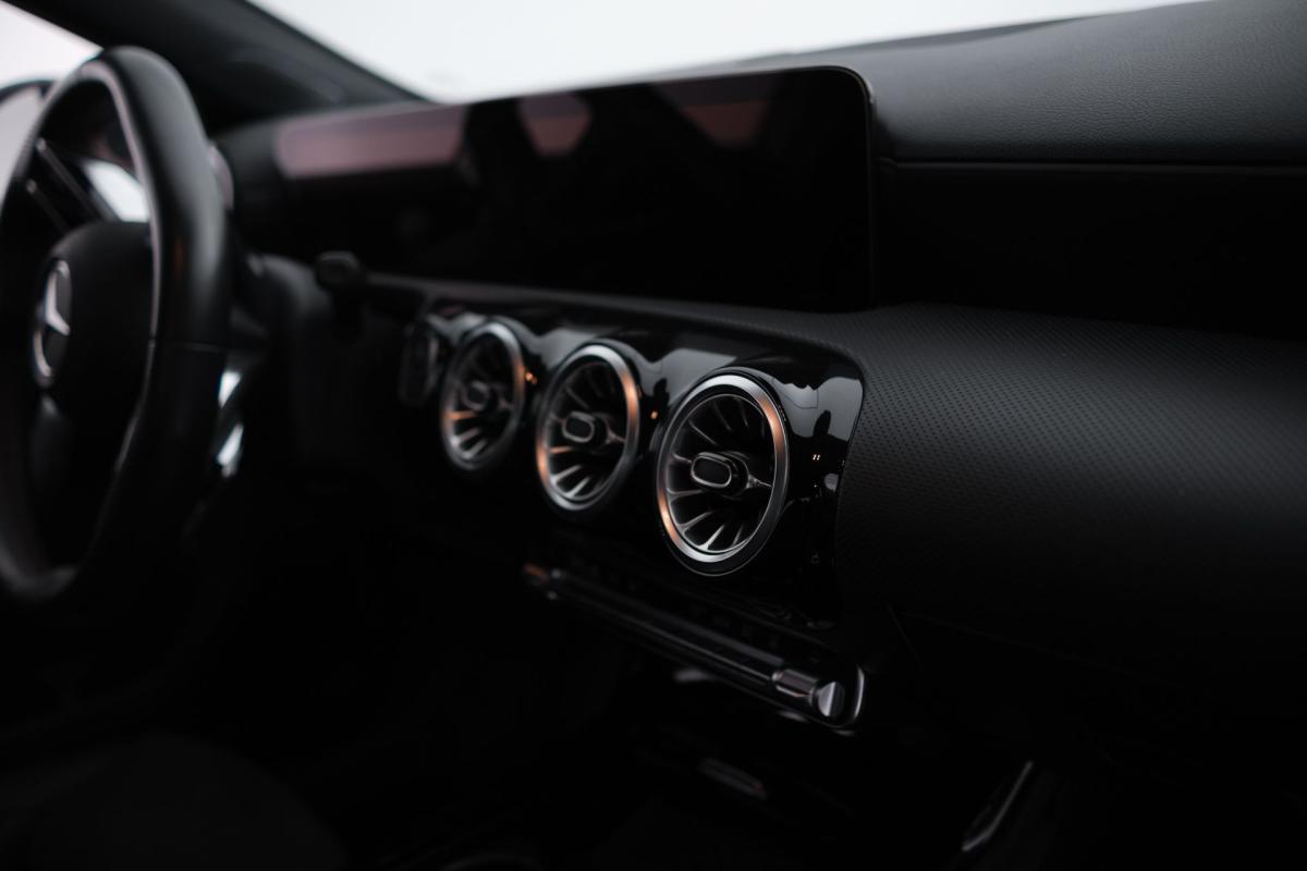 mercedes-benz-classe-a-2024-hibrido-a-gasolina-1332cc