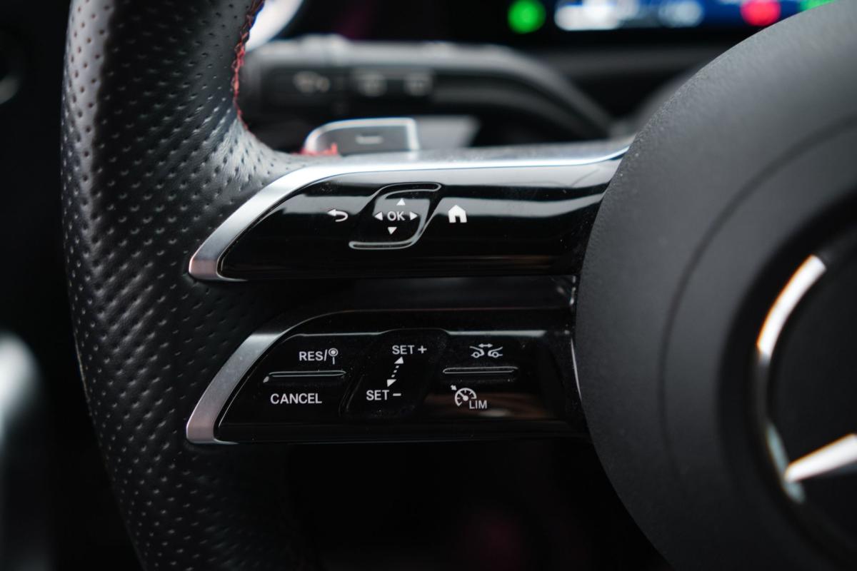 mercedes-benz-classe-a-2024-hibrido-a-gasolina-1332cc
