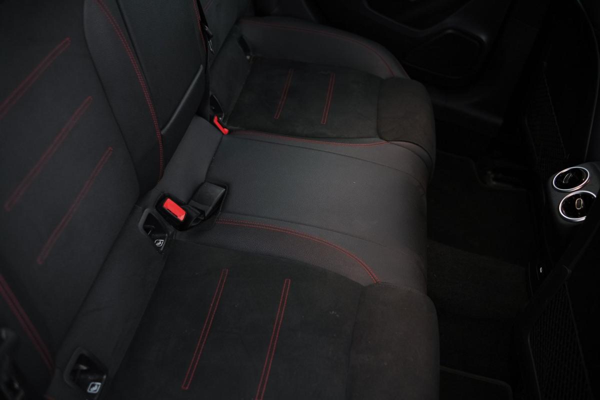 mercedes-benz-classe-a-2024-hibrido-a-gasolina-1332cc