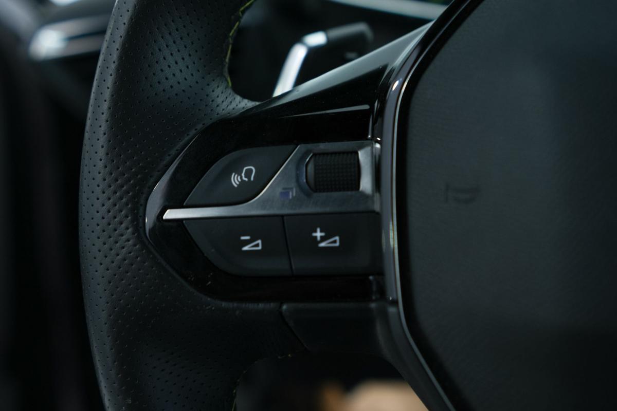 peugeot-2008-2022-gasolina-1199cc