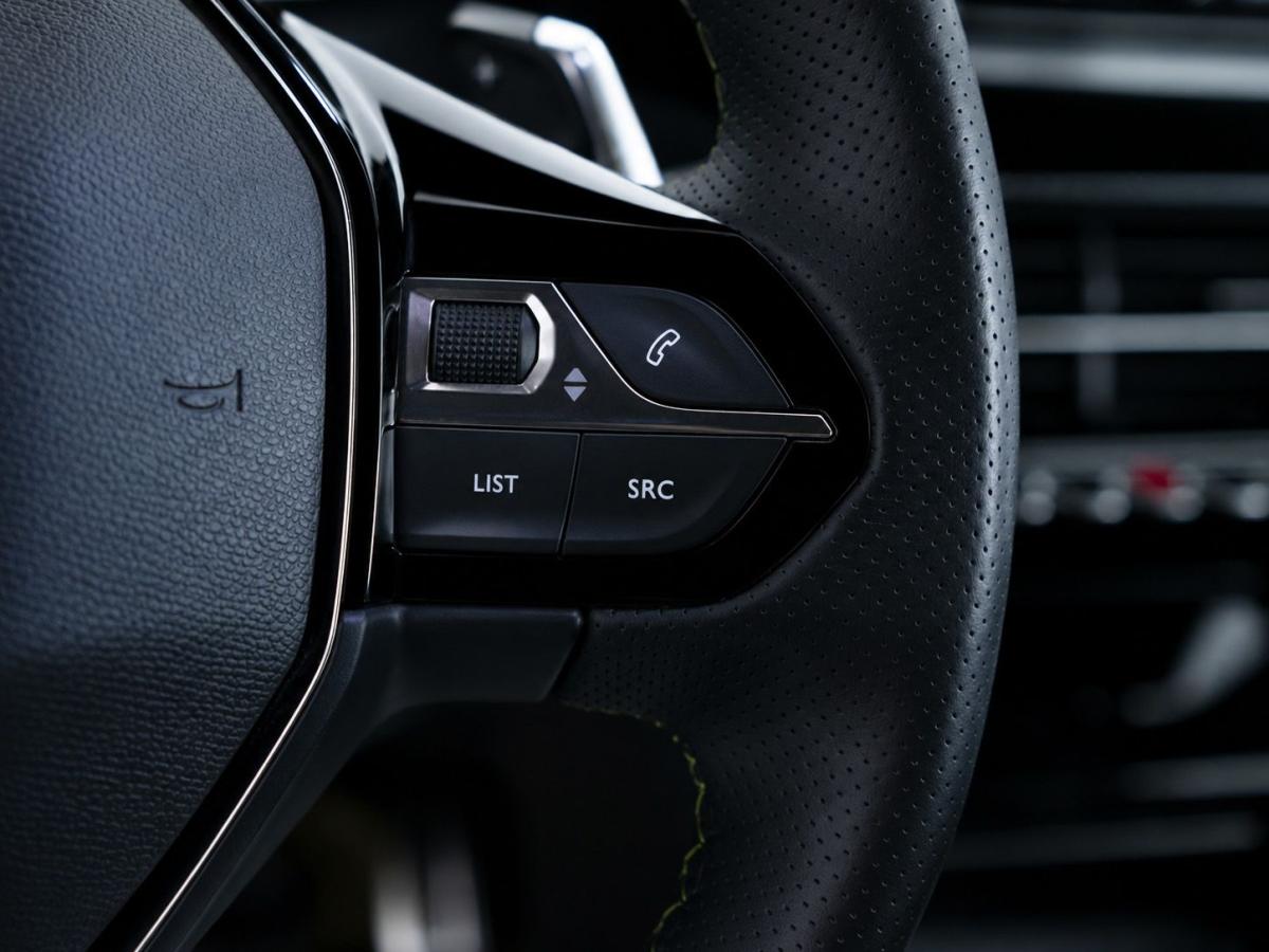 peugeot-2008-2022-gasolina-1199cc