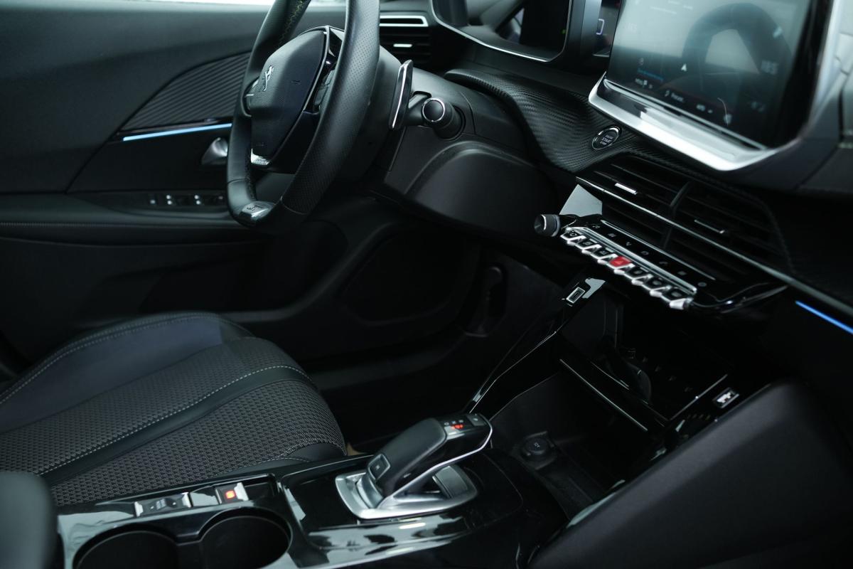 peugeot-2008-2022-gasolina-1199cc