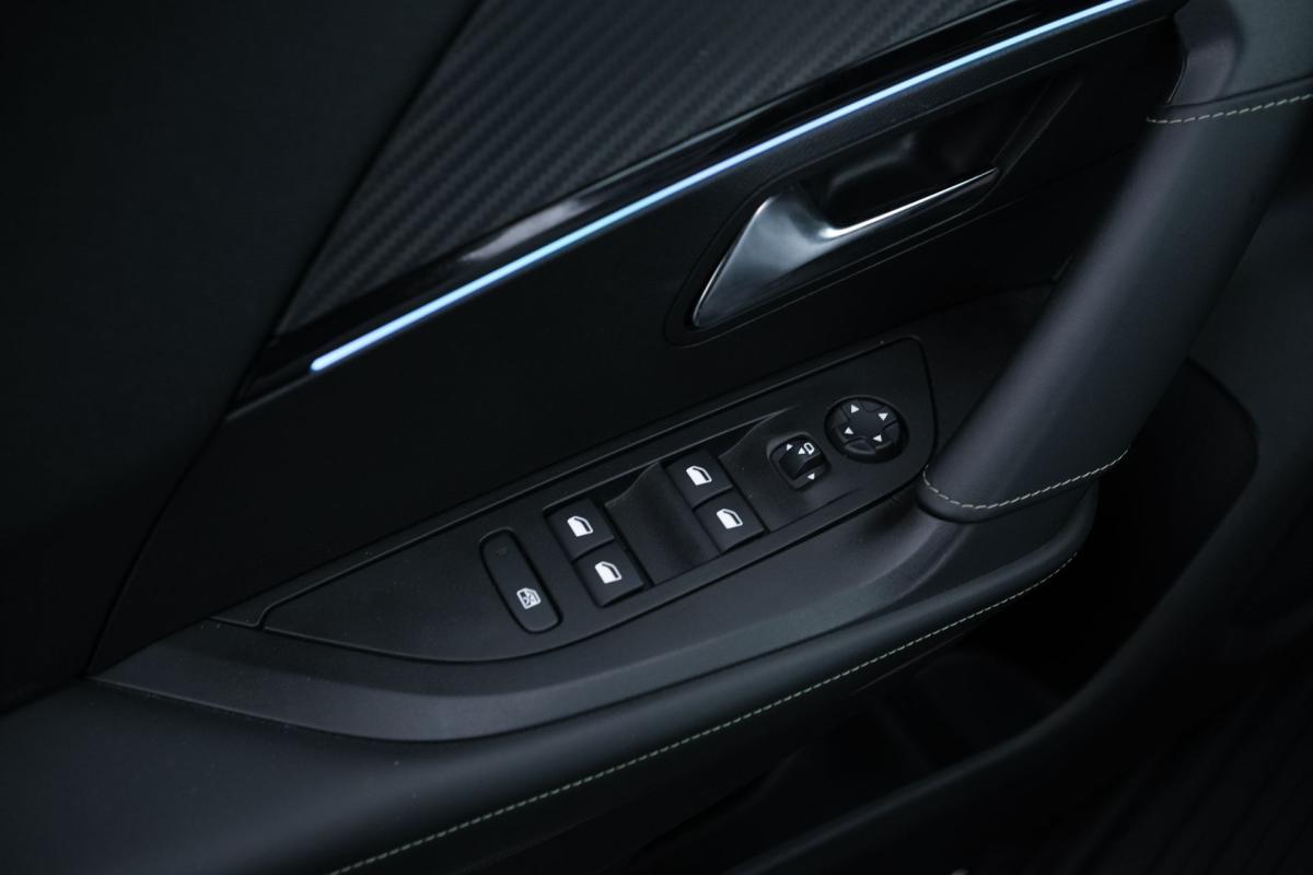 peugeot-2008-2022-gasolina-1199cc