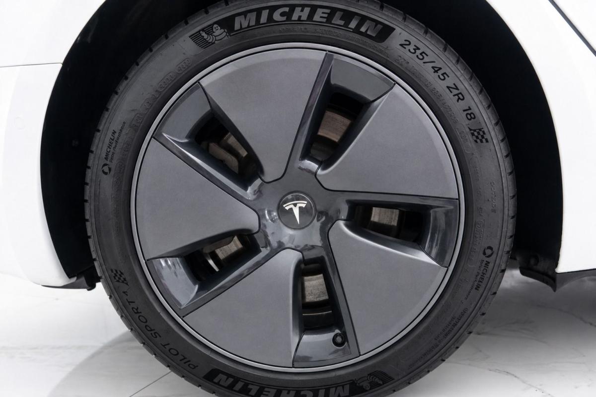 tesla-model-3-2022-eletrico-500cc