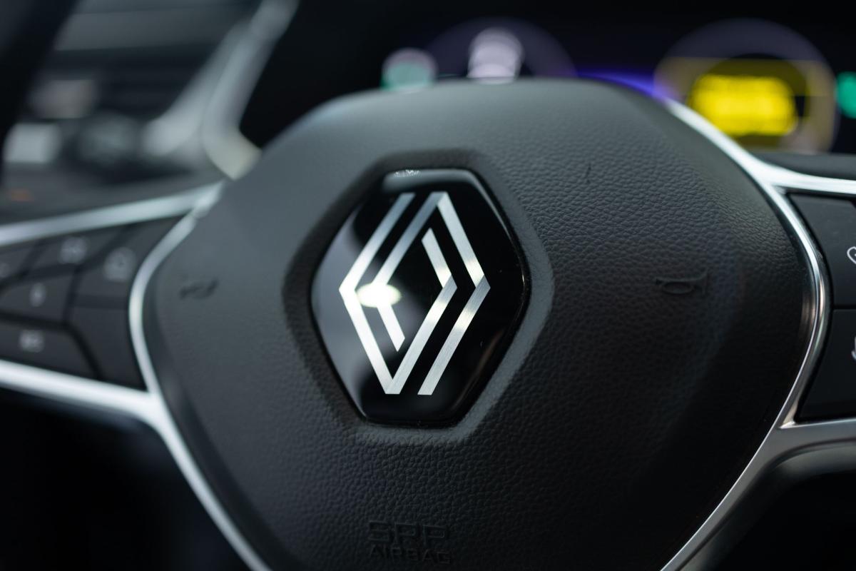 renault-captur-2025-hibrido-a-gasolina-1598cc