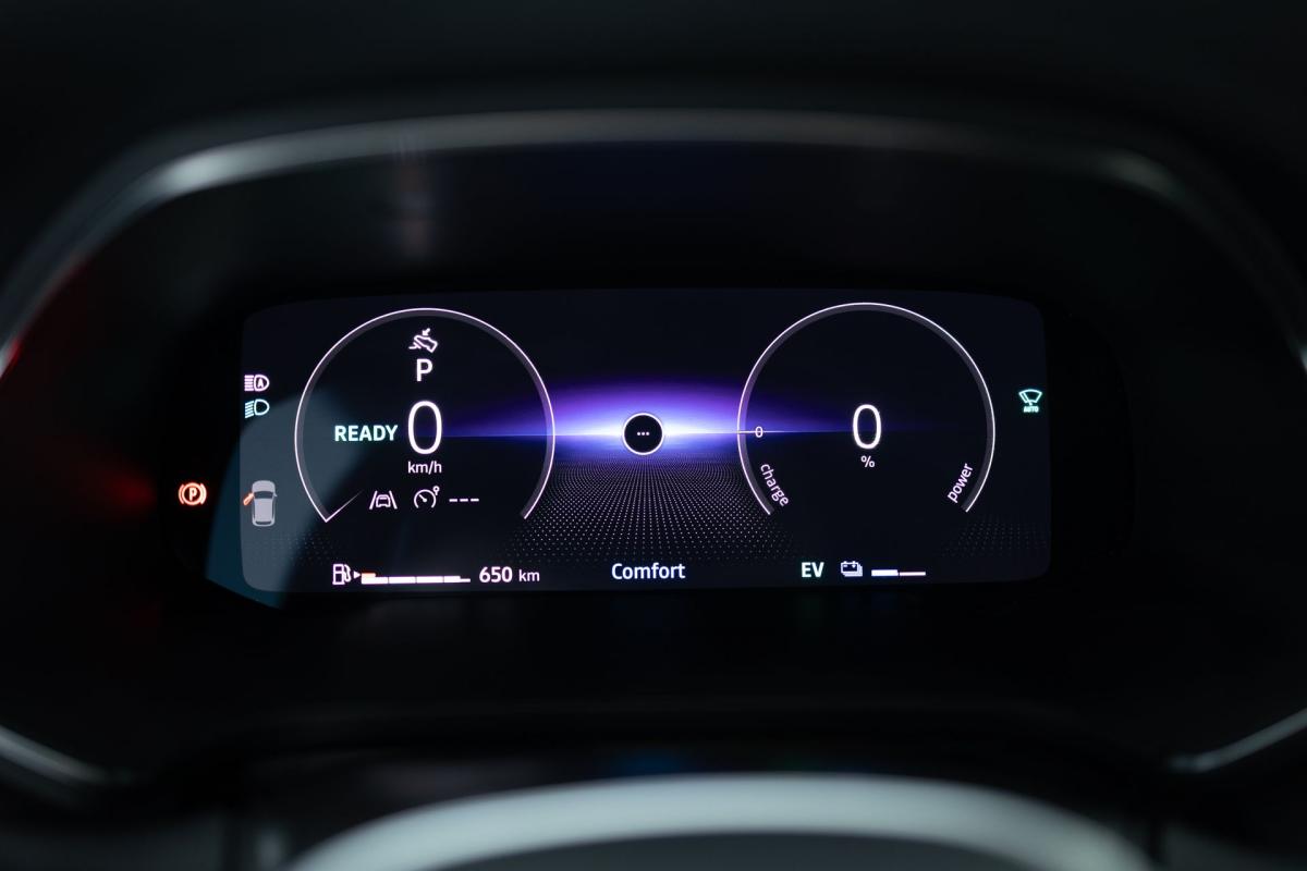 renault-captur-2025-hibrido-a-gasolina-1598cc