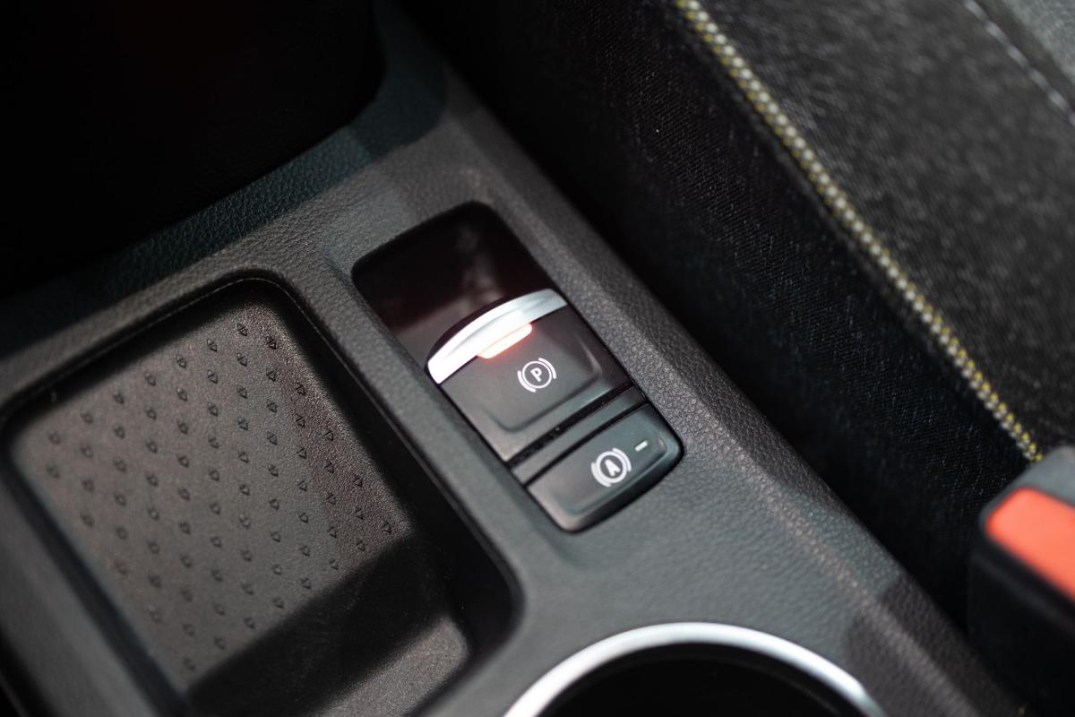 renault-captur-2025-hibrido-a-gasolina-1598cc