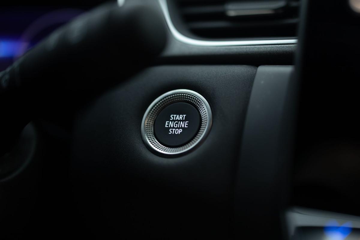 renault-captur-2025-hibrido-a-gasolina-1598cc