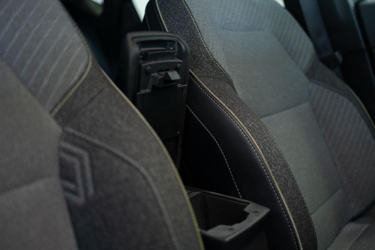 renault-captur-2025-hibrido-a-gasolina-1598cc