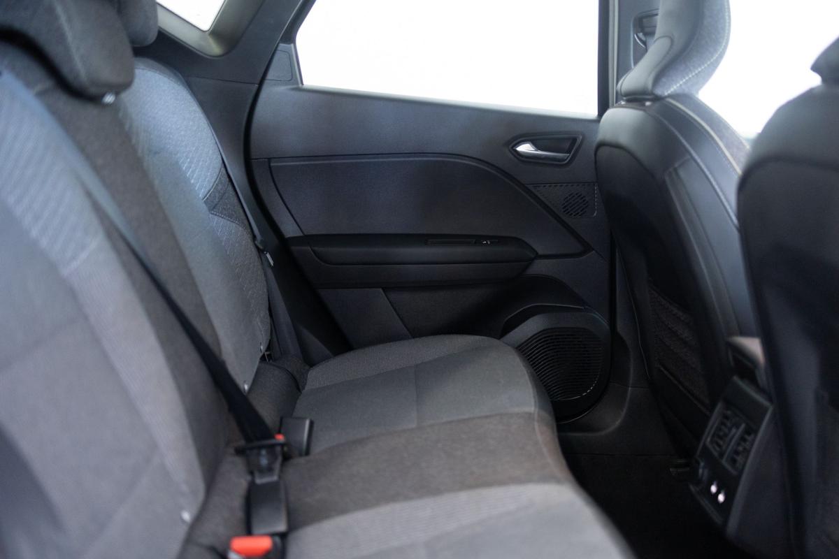 renault-captur-2025-hibrido-a-gasolina-1598cc