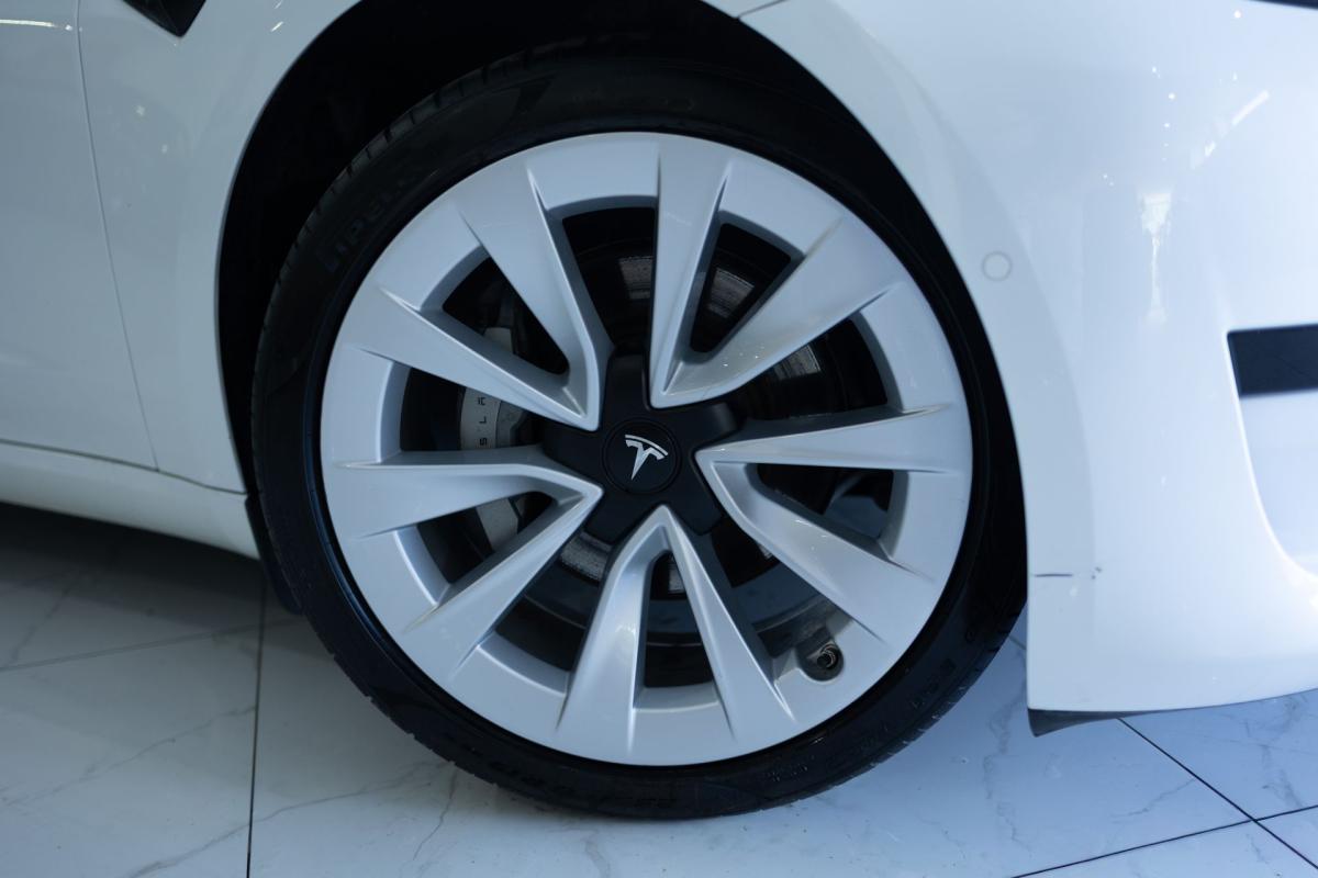 tesla-model-3-2022-eletrico-500cc