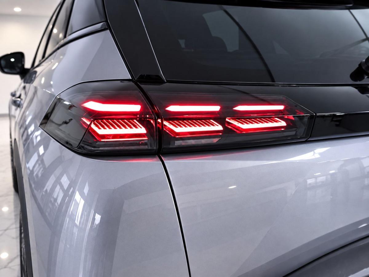 peugeot-2008-2025-eletrico-500cc
