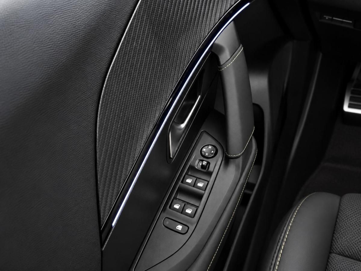 peugeot-2008-2025-eletrico-500cc