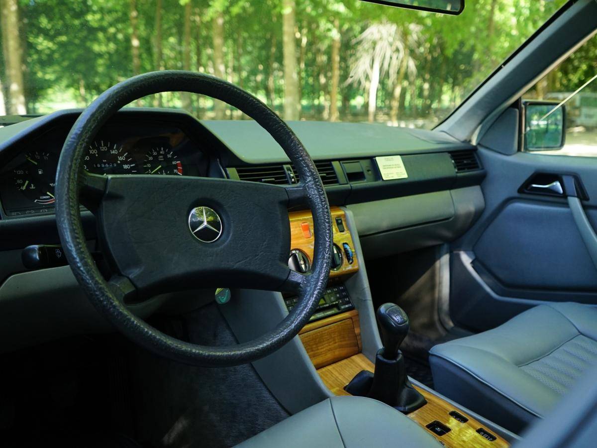 mercedes-benz-230-1989-gasolina-2299cc