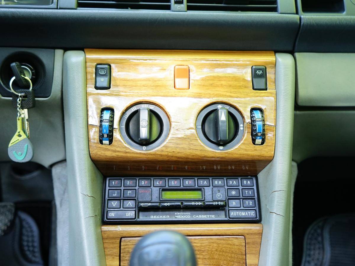 mercedes-benz-230-1989-gasolina-2299cc