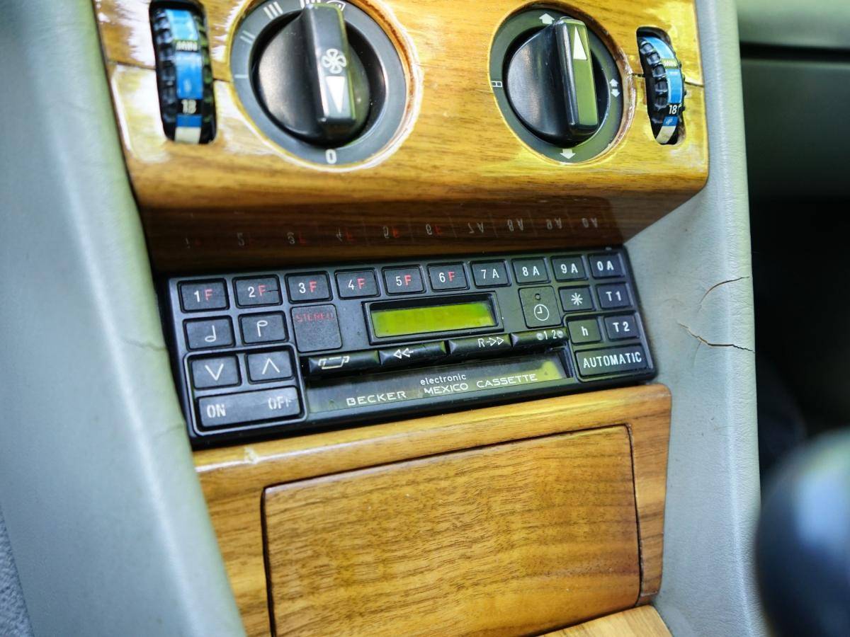 mercedes-benz-230-1989-gasolina-2299cc