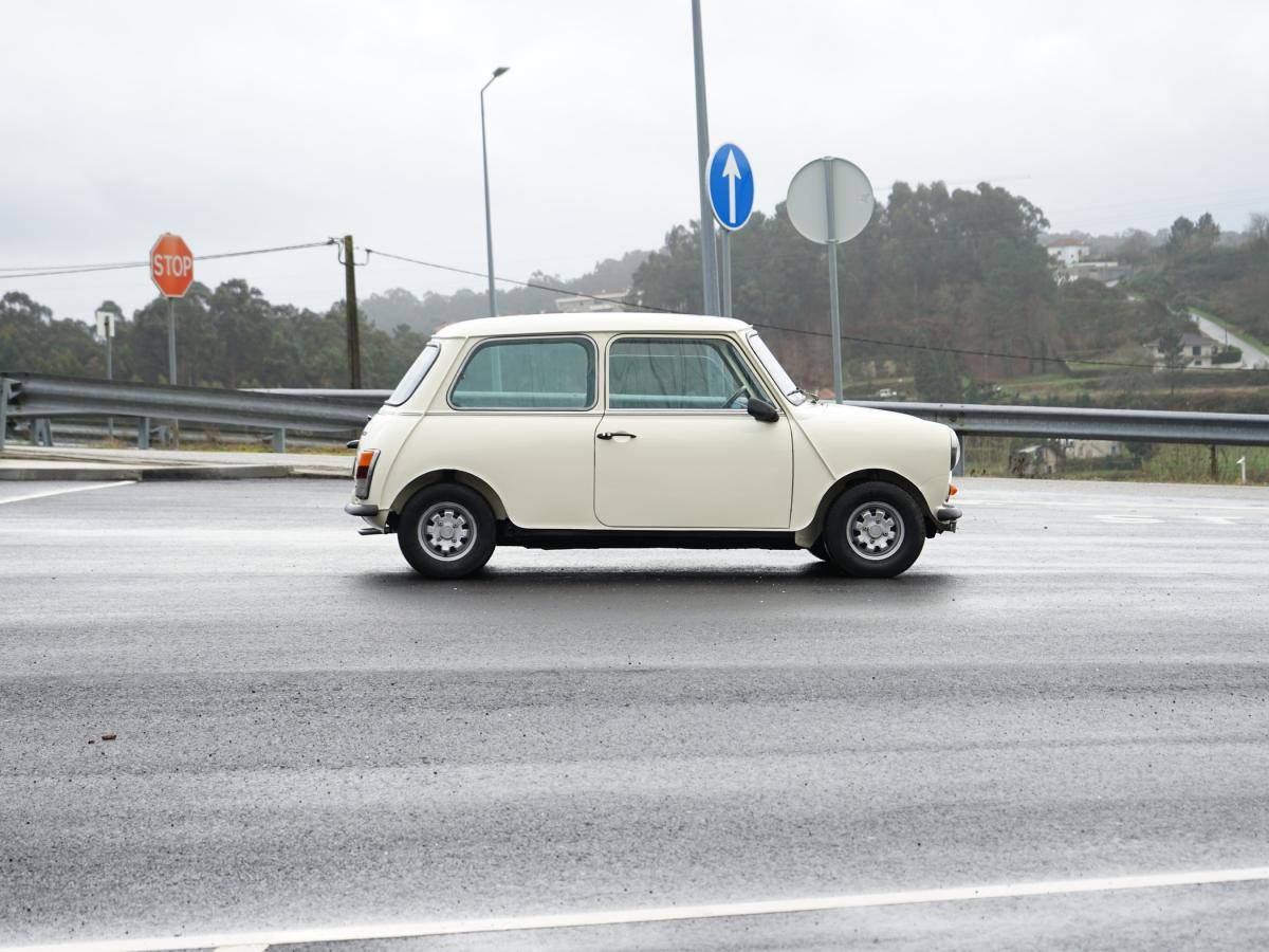 mini-1000-1984-gasolina-998cc