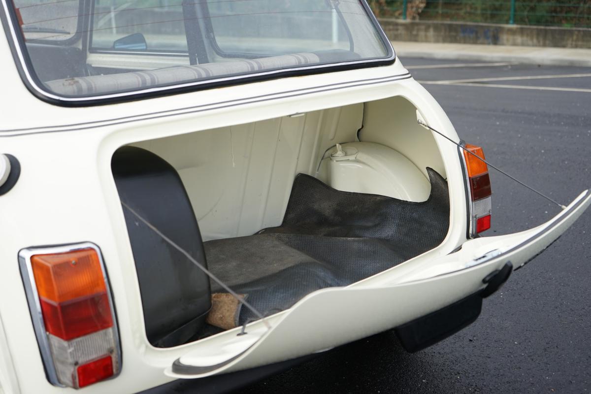 mini-1000-1984-gasolina-998cc