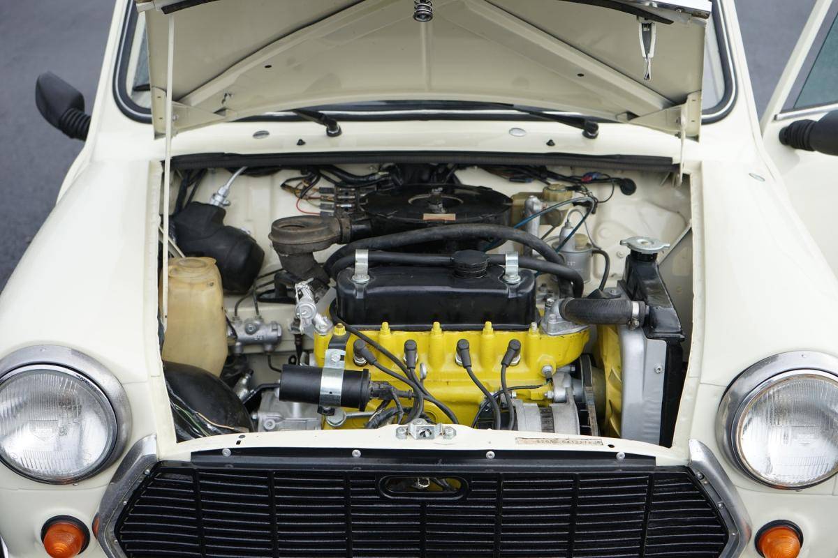 mini-1000-1984-gasolina-998cc