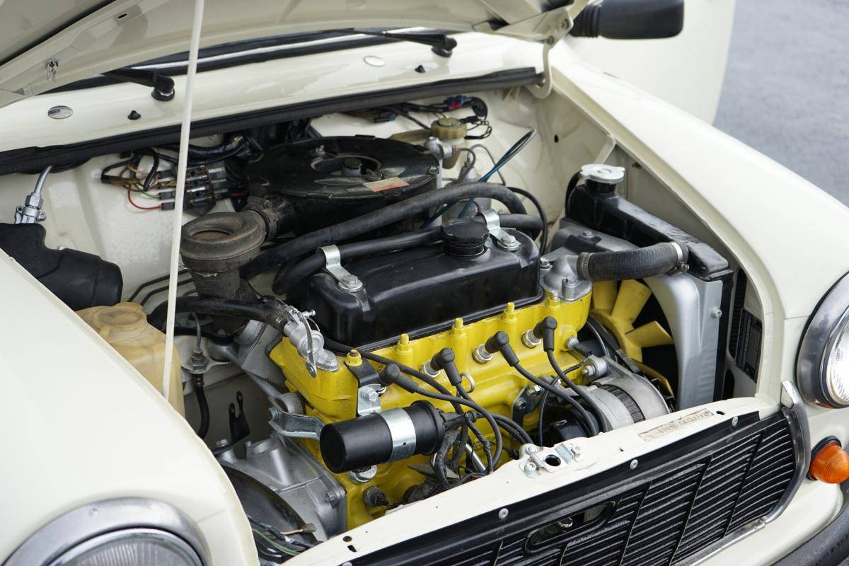 mini-1000-1984-gasolina-998cc