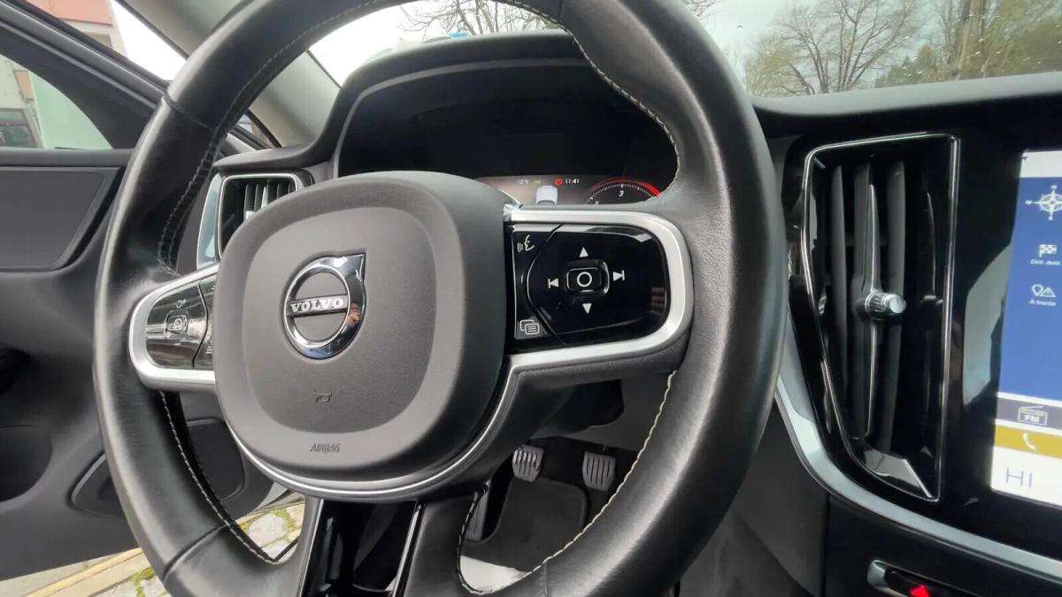 volvo-v60-2019-diesel-1969cc