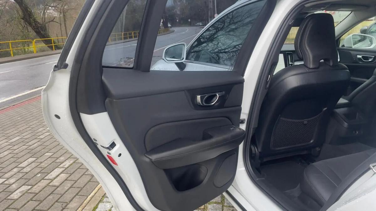 volvo-v60-2019-diesel-1969cc