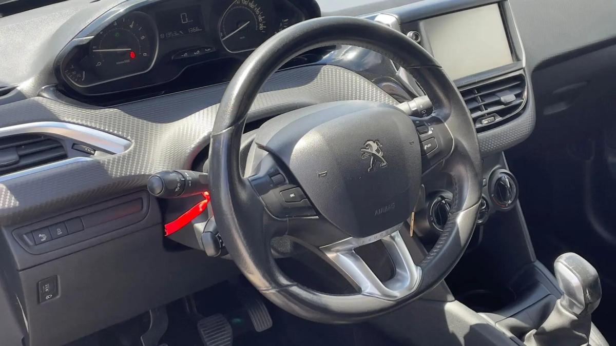 peugeot-208-2016-diesel-1560cc